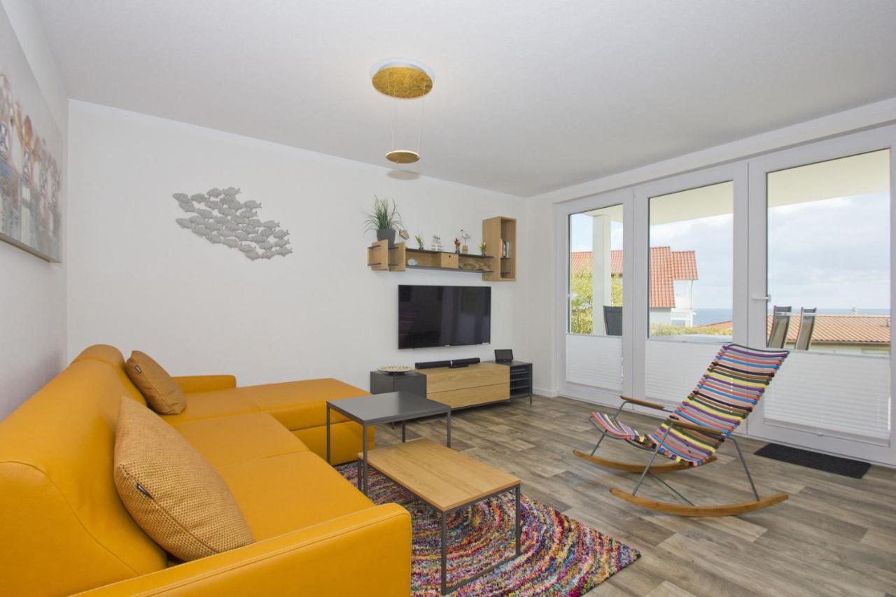 Mit Meerblick Und Terrasse, Gratis Nutzung Vom Ahoi Erlebnisbad Und Sauna In Sellin - Meeresblick Fewo 68 غورين المظهر الخارجي الصورة